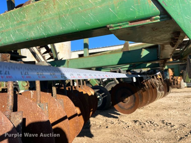image for item LD9879 John Deere 10335  double off-set disk
