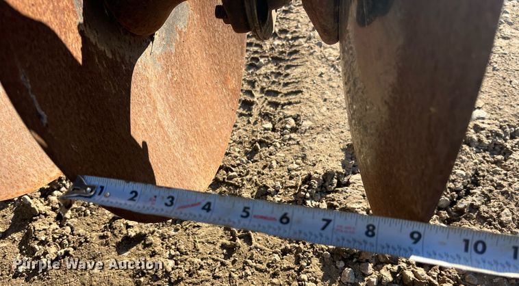 image for item LD9879 John Deere 10335  double off-set disk