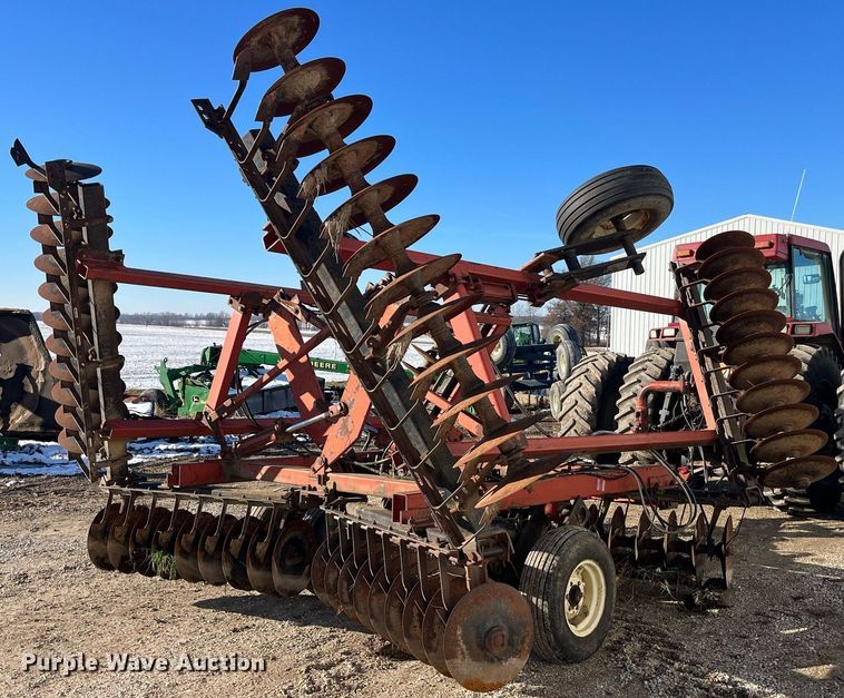 image for item LD9880 International Harvester 496  tandem disk