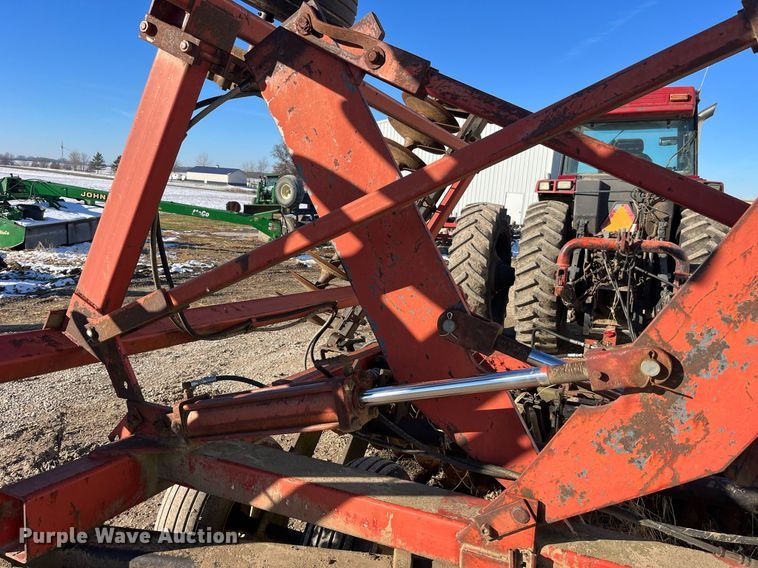 image for item LD9880 International Harvester 496  tandem disk