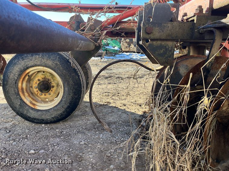 image for item LD9880 International Harvester 496  tandem disk