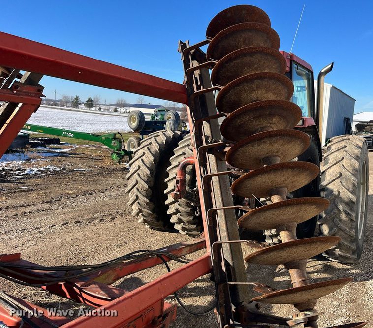 image for item LD9880 International Harvester 496  tandem disk