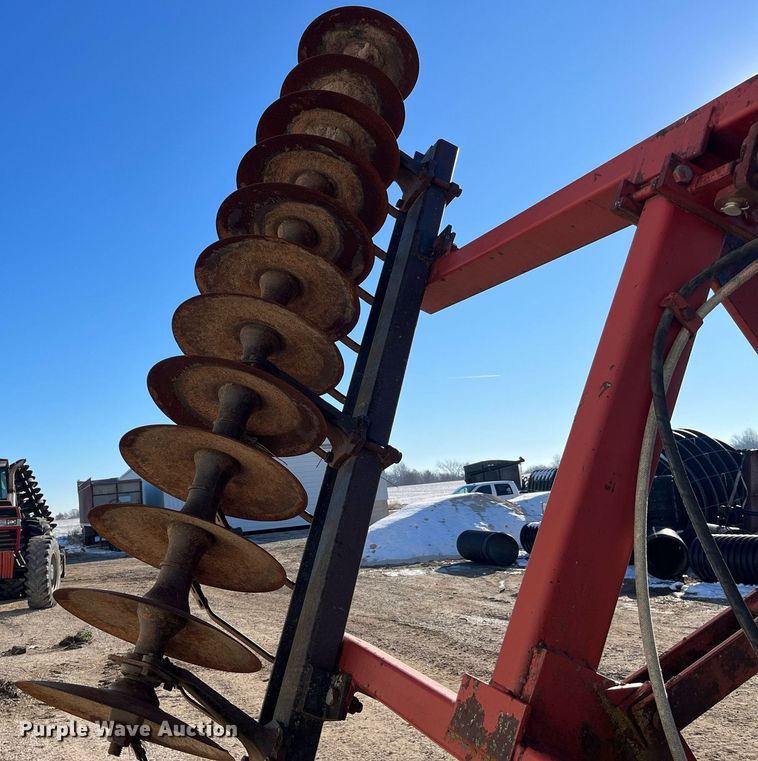 image for item LD9880 International Harvester 496  tandem disk