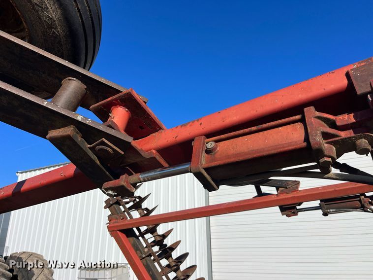 image for item LD9880 International Harvester 496  tandem disk