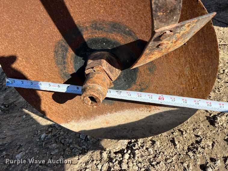 image for item LD9880 International Harvester 496  tandem disk