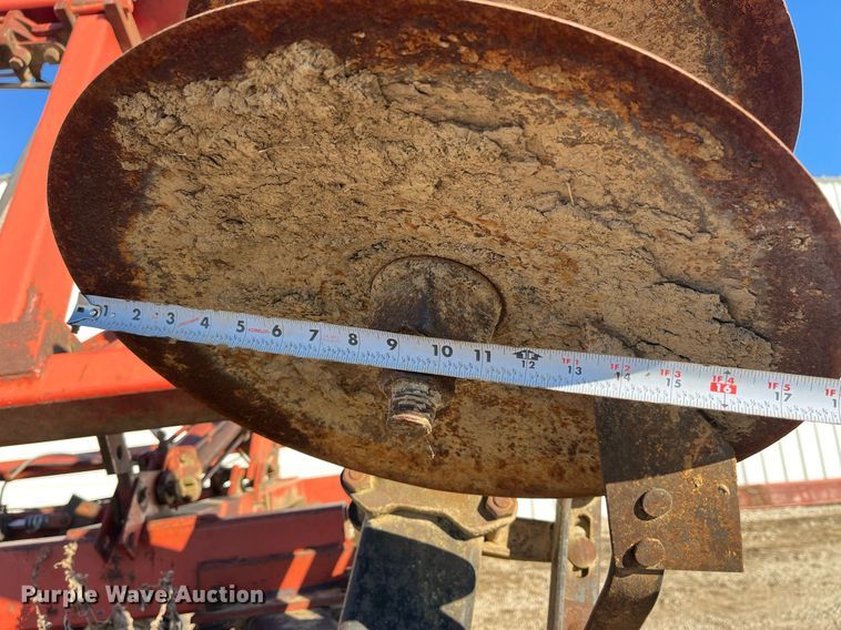 image for item LD9880 International Harvester 496  tandem disk