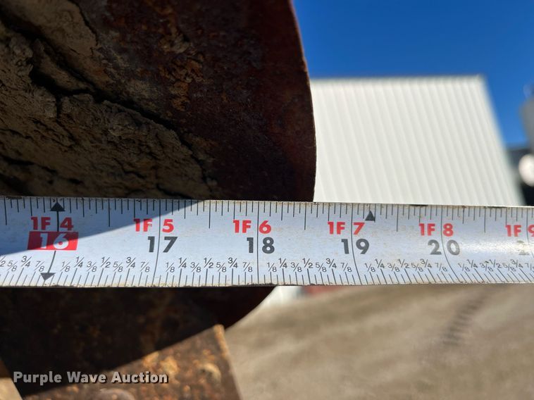 image for item LD9880 International Harvester 496  tandem disk