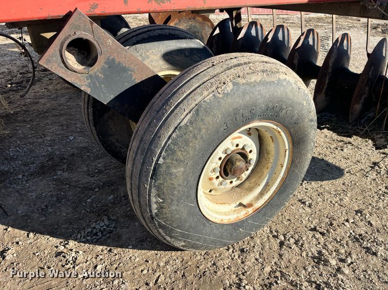 image for item LD9880 International Harvester 496  tandem disk