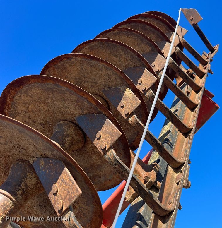 image for item LD9880 International Harvester 496  tandem disk