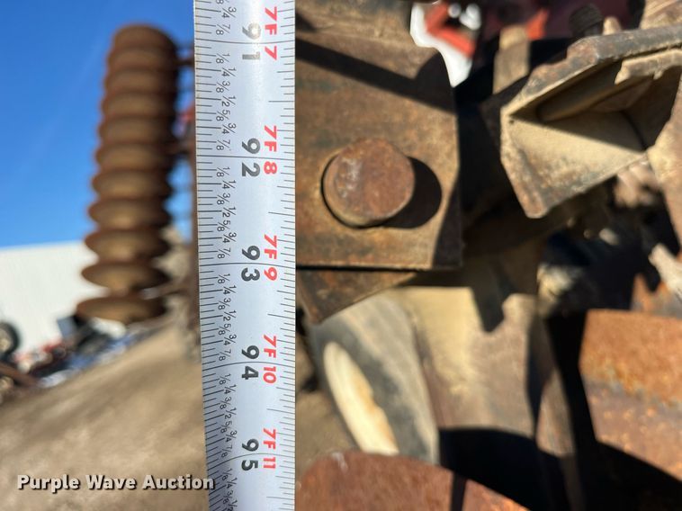 image for item LD9880 International Harvester 496  tandem disk