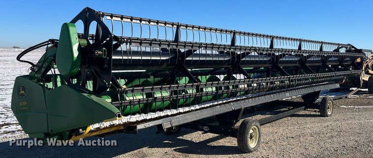 image for item LD9882 2005 John Deere 635F Hydraflex  flex head