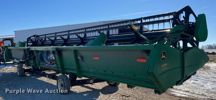 image for item LD9882 2005 John Deere 635F Hydraflex  flex head