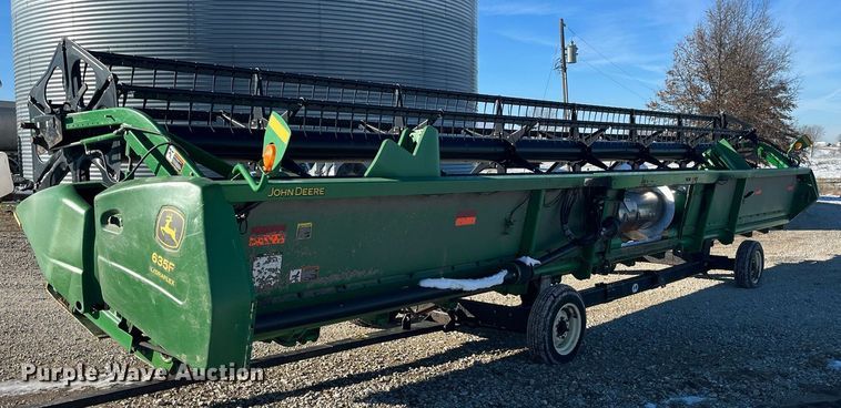 image for item LD9882 2005 John Deere 635F Hydraflex  flex head