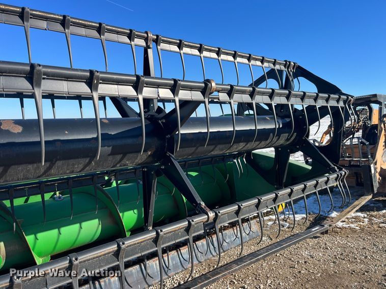 image for item LD9882 2005 John Deere 635F Hydraflex  flex head