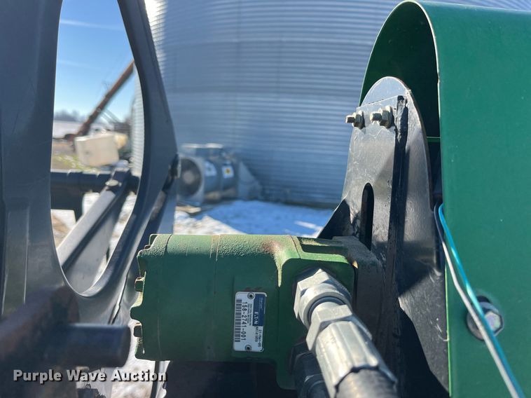 image for item LD9882 2005 John Deere 635F Hydraflex  flex head