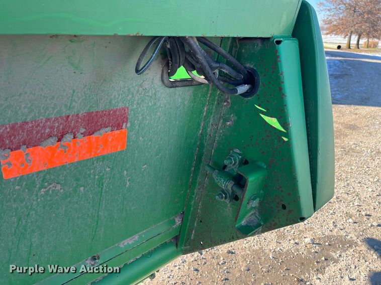 image for item LD9882 2005 John Deere 635F Hydraflex  flex head