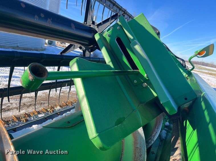 image for item LD9882 2005 John Deere 635F Hydraflex  flex head