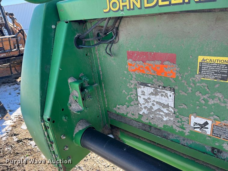 image for item LD9882 2005 John Deere 635F Hydraflex  flex head