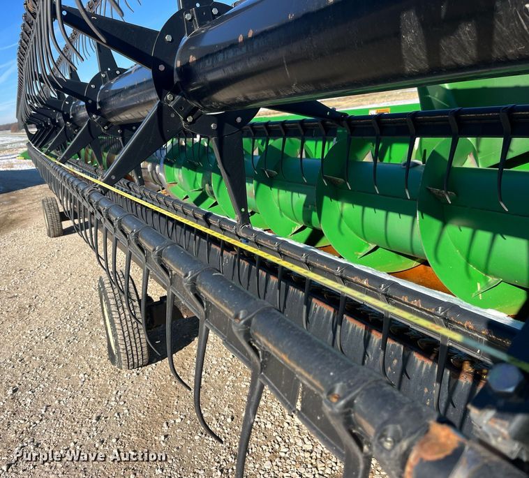 image for item LD9882 2005 John Deere 635F Hydraflex  flex head