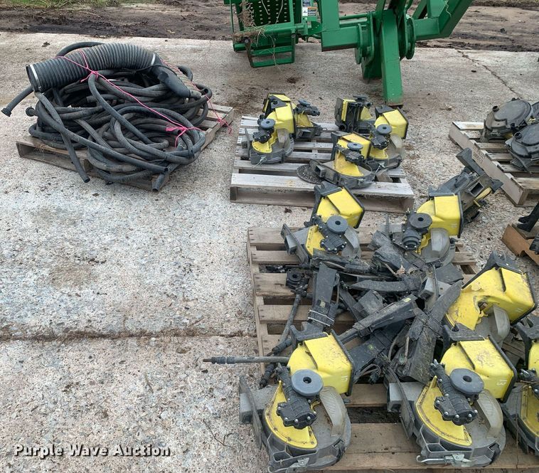 image for item LI9253 John Deere  1720 planter parts