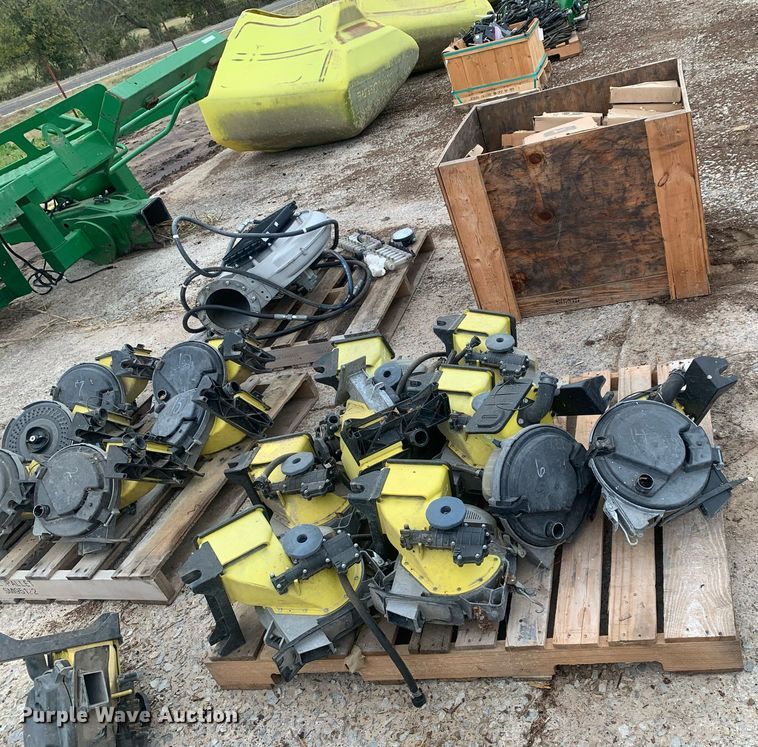 image for item LI9253 John Deere  1720 planter parts