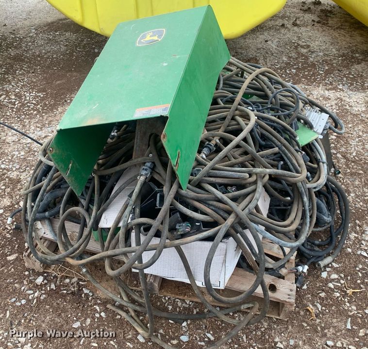 image for item LI9253 John Deere  1720 planter parts