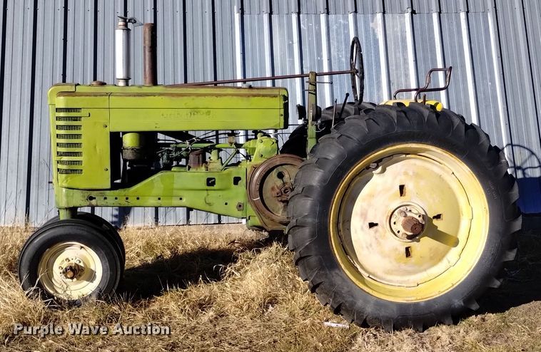 image for item LN9877 1949 John Deere A  tractor