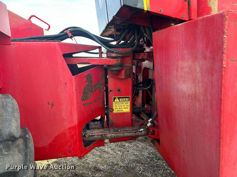 image for item LO9325 1978 Versitile 875  4WD tractor