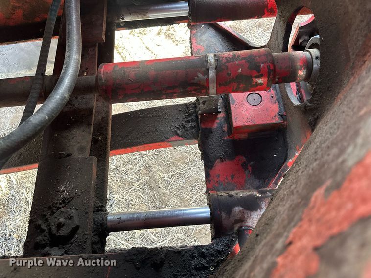 image for item LO9325 1978 Versitile 875  4WD tractor