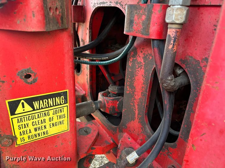 image for item LO9325 1978 Versitile 875  4WD tractor