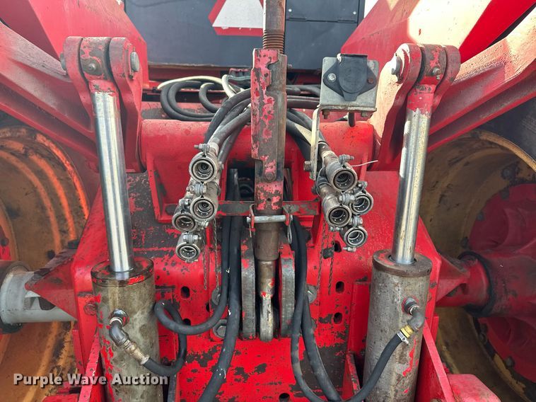 image for item LO9325 1978 Versitile 875  4WD tractor