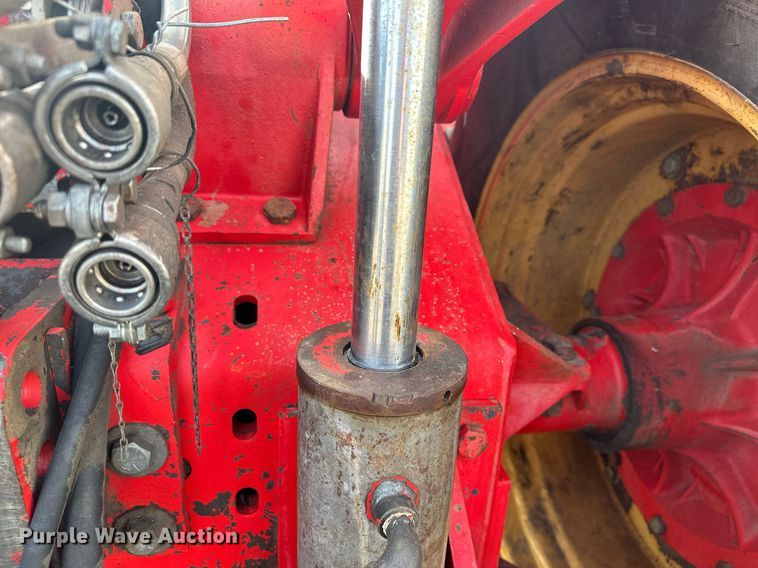 image for item LO9325 1978 Versitile 875  4WD tractor