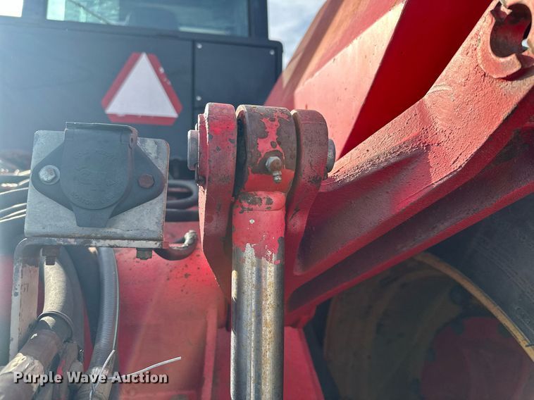 image for item LO9325 1978 Versitile 875  4WD tractor