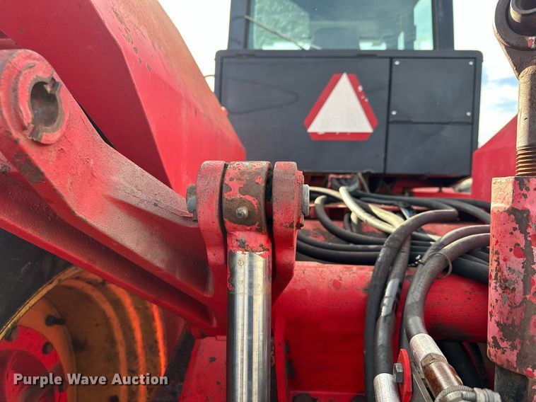 image for item LO9325 1978 Versitile 875  4WD tractor