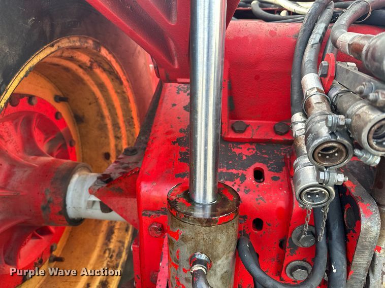 image for item LO9325 1978 Versitile 875  4WD tractor