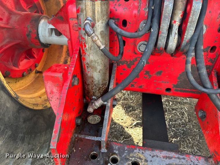 image for item LO9325 1978 Versitile 875  4WD tractor