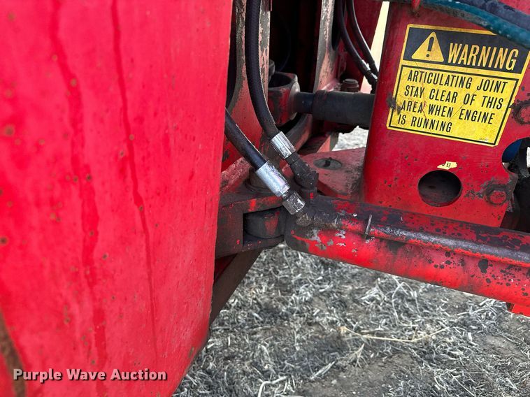 image for item LO9325 1978 Versitile 875  4WD tractor