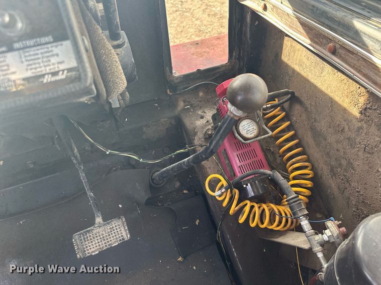 image for item LO9325 1978 Versitile 875  4WD tractor