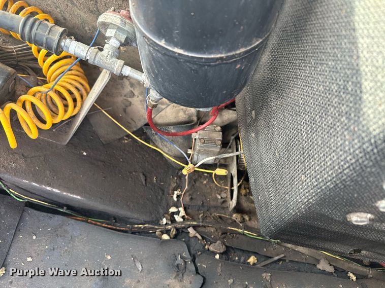 image for item LO9325 1978 Versitile 875  4WD tractor