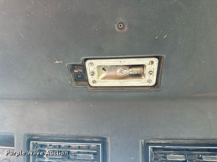 image for item LO9325 1978 Versitile 875  4WD tractor