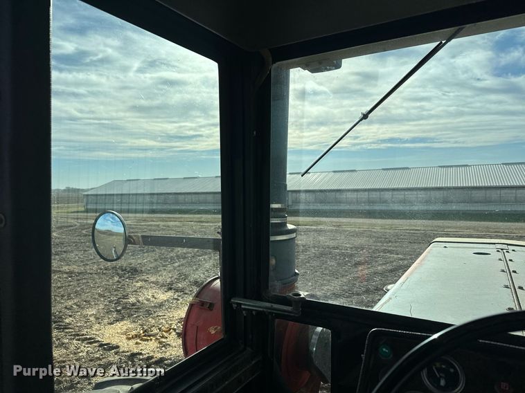 image for item LO9325 1978 Versitile 875  4WD tractor