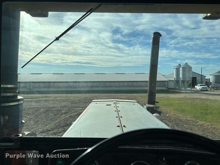 image for item LO9325 1978 Versitile 875  4WD tractor