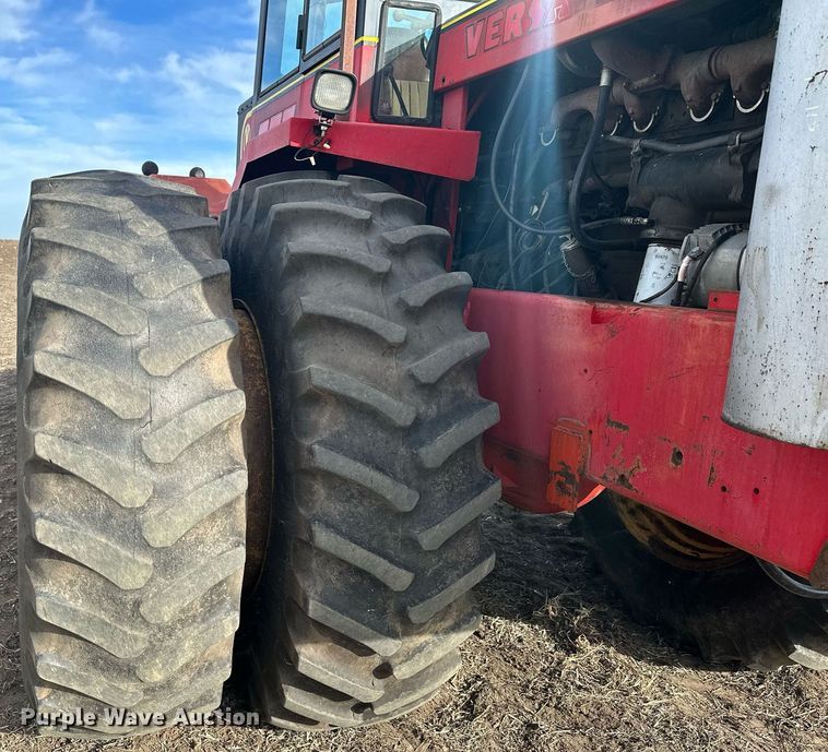 image for item LO9325 1978 Versitile 875  4WD tractor