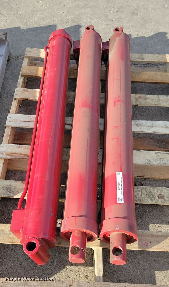 image for item LO9979 (6) Art's Way hydraulic cylinders