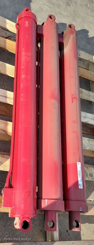 image for item LO9979 (6) Art's Way hydraulic cylinders