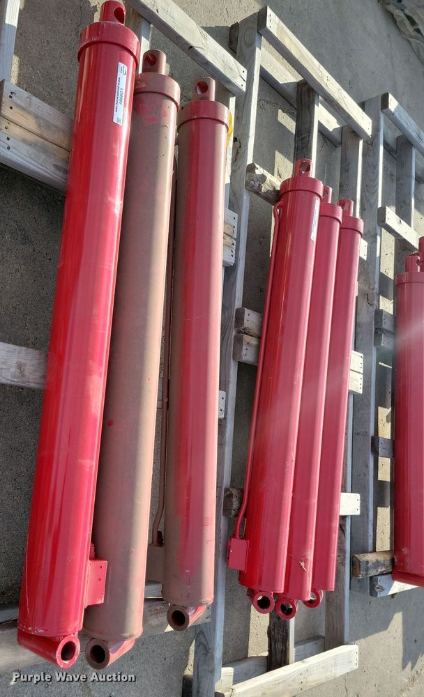 image for item LO9979 (6) Art's Way hydraulic cylinders