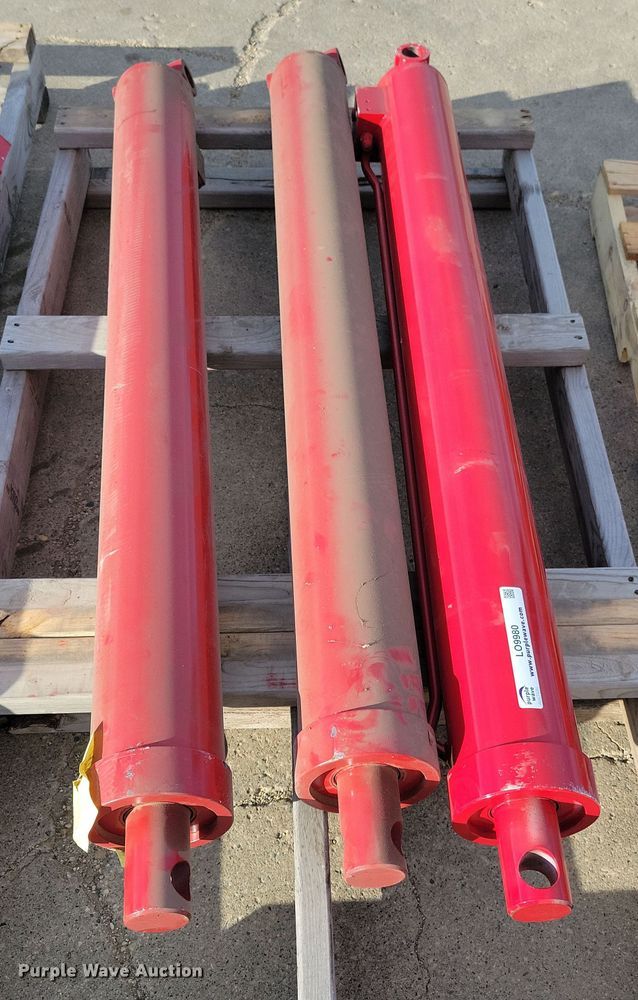 image for item LO9979 (6) Art's Way hydraulic cylinders