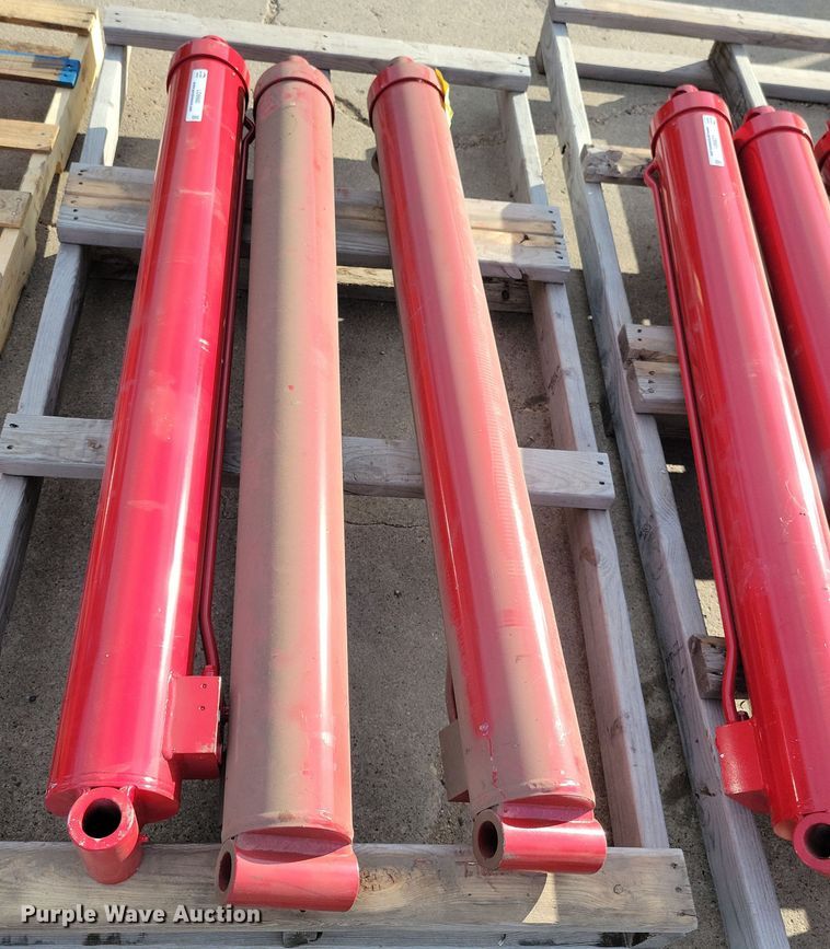 image for item LO9979 (6) Art's Way hydraulic cylinders