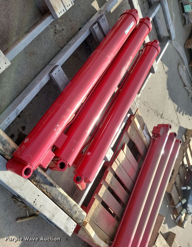 image for item LO9981 (9) Art's Way hydraulic cylinders