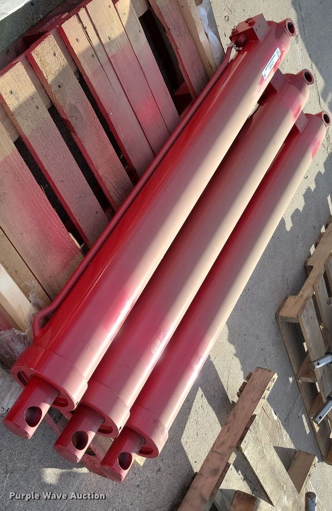 image for item LO9981 (9) Art's Way hydraulic cylinders